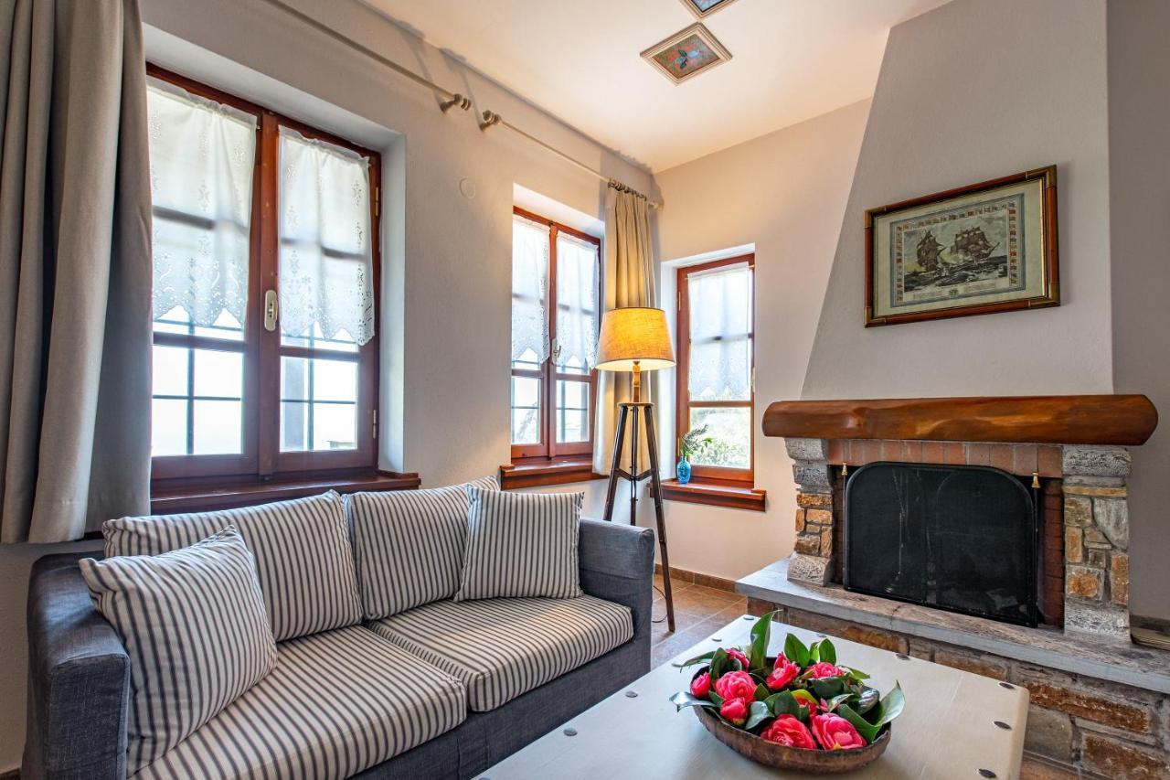 Gardenia Studios Mourésion Extérieur photo