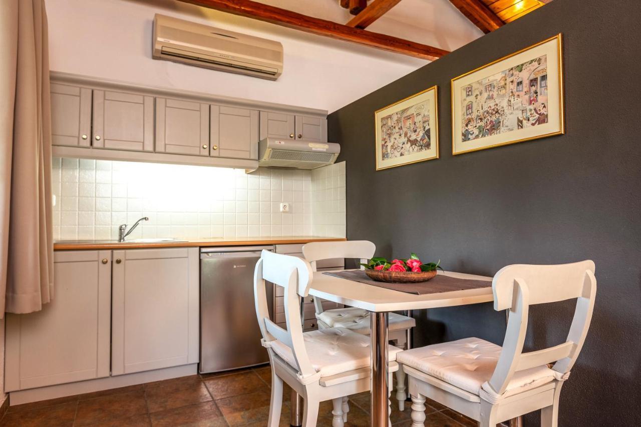 Gardenia Studios Mourésion Extérieur photo